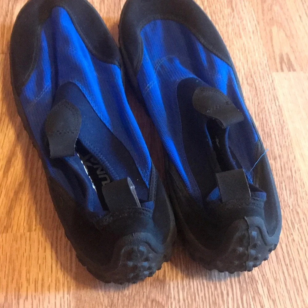 A5- Laguna - Men’s size 8 - water shoe - swim shoes